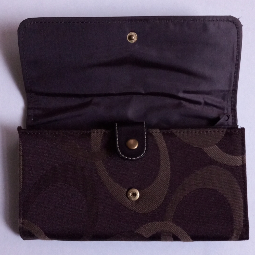 NWOT BROWN /TAN WALLET - Picture 2 of 5